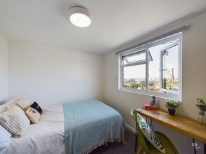 bed 5 - click for photo gallery